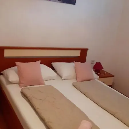 Apartman Madi *